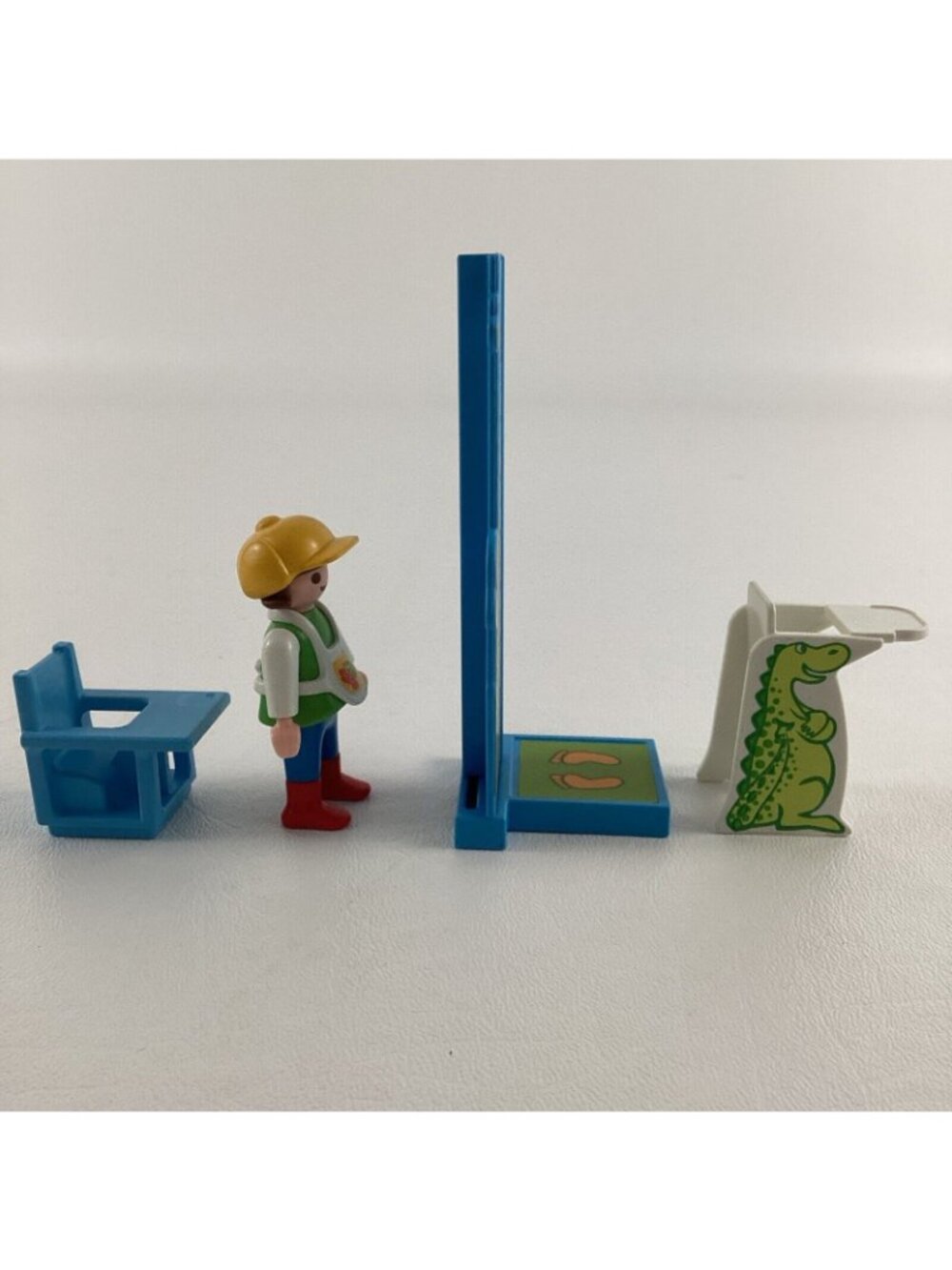 Playmobil Child Doctor Office Hospital Giraffe Growth Chart Figure Parts Lot - Picture 5 of 6
